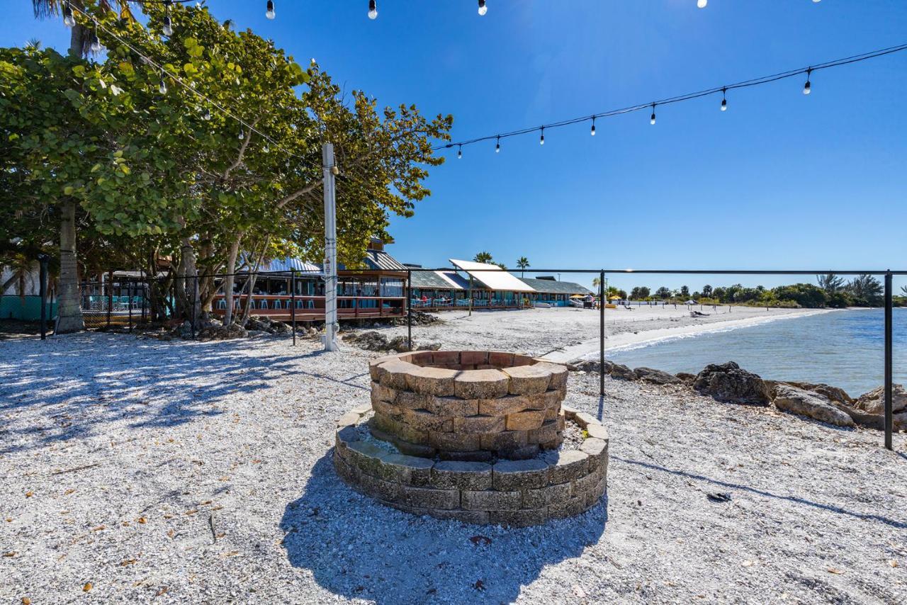 Come Stay Where The Dolphins Play! Ruskin Exteriér fotografie